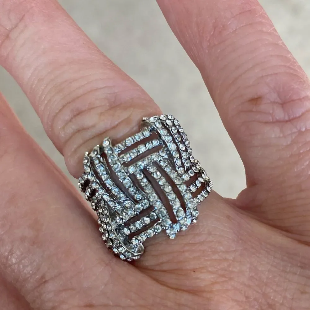 NWT Beautiful Cocktail Ring(size 10) - Picture 2 of 9